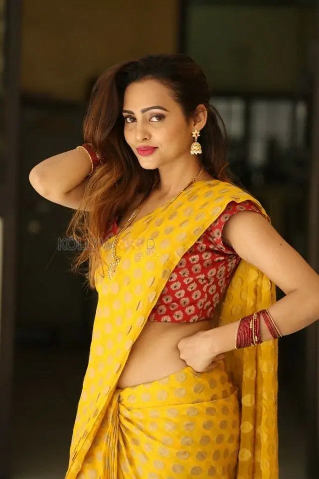 Actress Geetha Shah Hot Photos 08 74970 Kollywood Zone