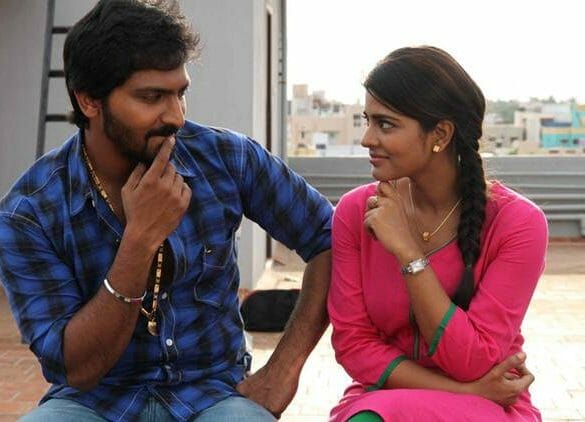 Hello Naan Pei Pesuren Movie Review