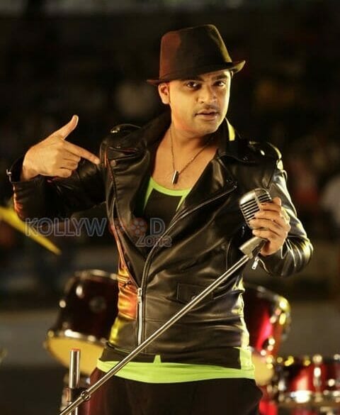 Simbu to sport three getups for his ‘AAA’