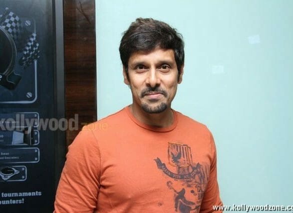 Blessy requests Vikram to play Mohanlal’s role in Hindi