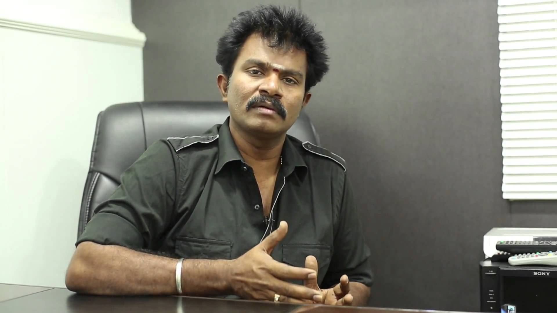 Hari plans to direct a movie with Vijay