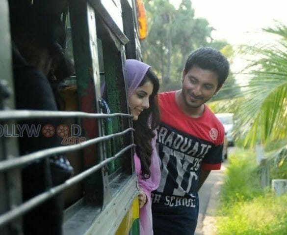 Meendum Oru Kadhal Kadhai Movie Review