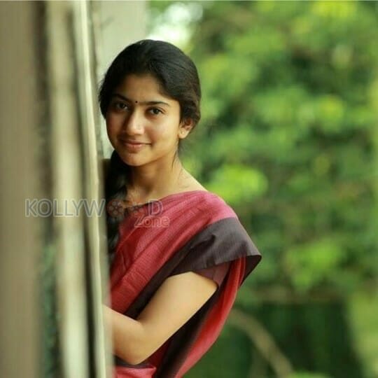 Sai Pallavi’s dram is to be with her parents