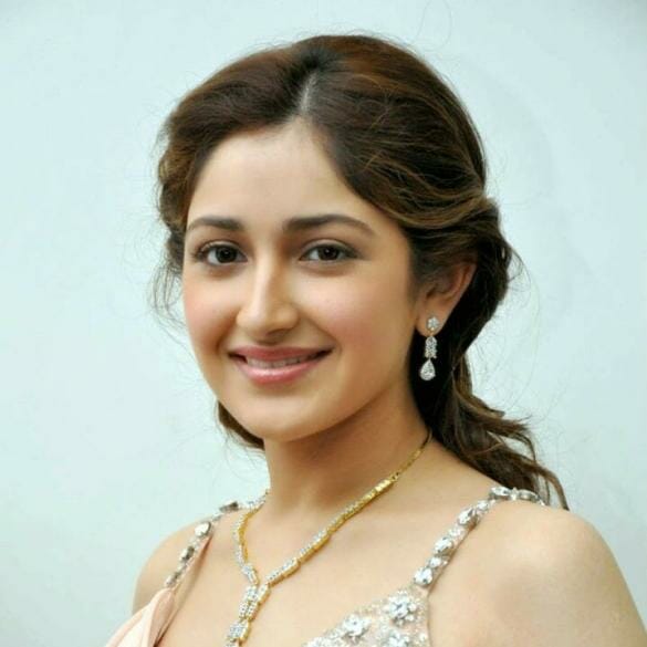 Vanamagan heroine feels not to miss chances in Kollywood