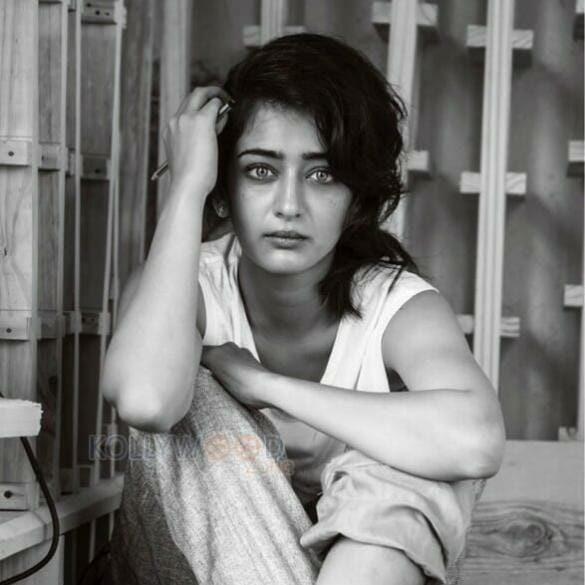 Akshara Hassan waiting eagerly for release of Vivegam