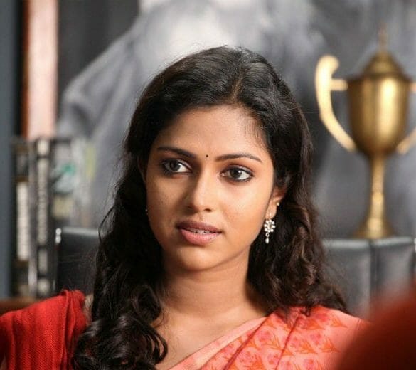 Amala Paul Takes Dig at Her Critics