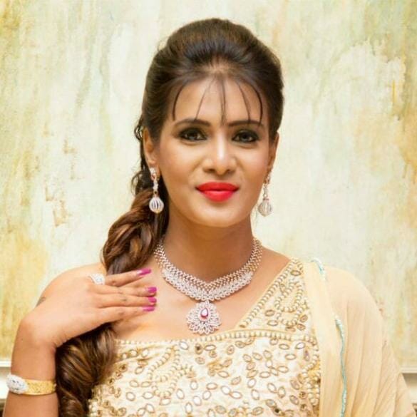 Meera Mithun to Star Opposite Suriya