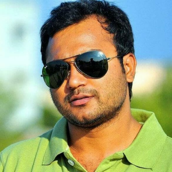 Bobby Simha will be sporting three different looks in his next movie Saamy Square