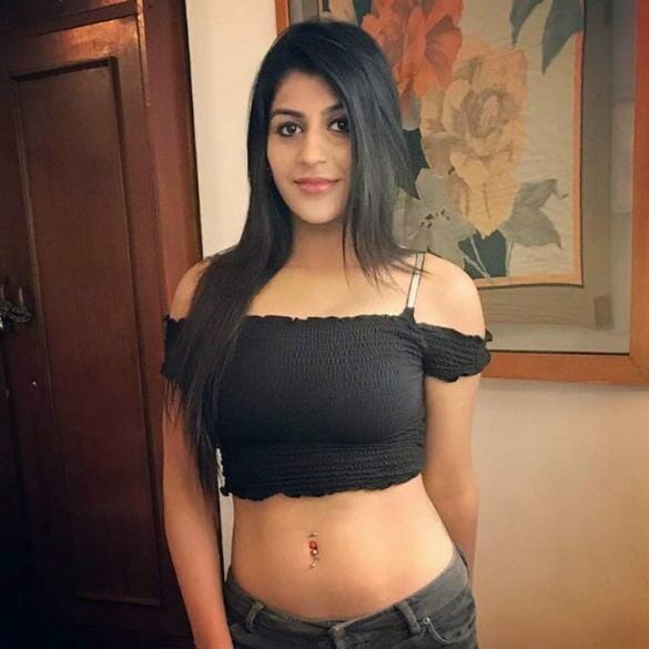 Bigg Boss 2 begins – Yaashika Aanand grabs more attention!