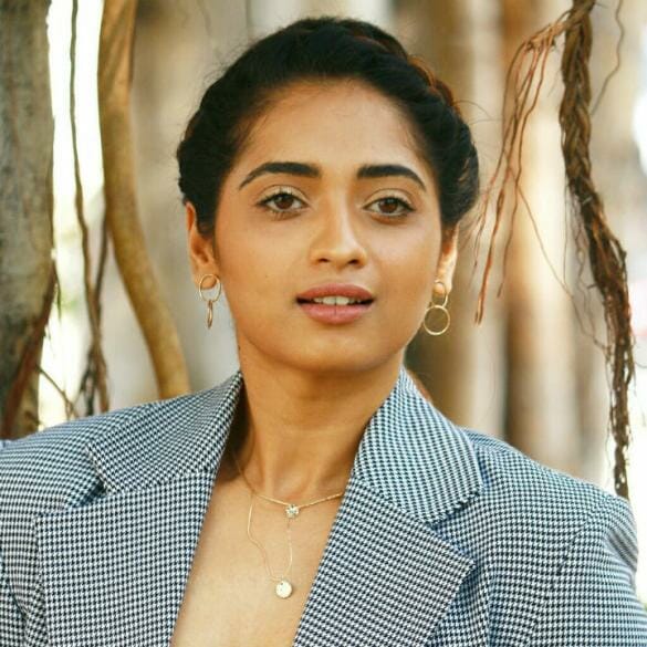 Upcoming actress praises Oviya!