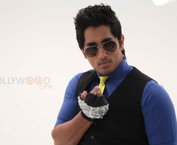 Siddarth to star in the remake of this popular Hindi movie?