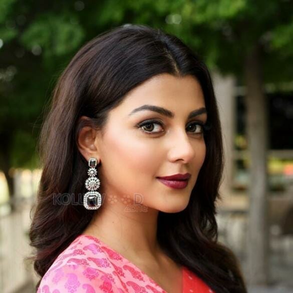Anisha Ambrose is engaged!
