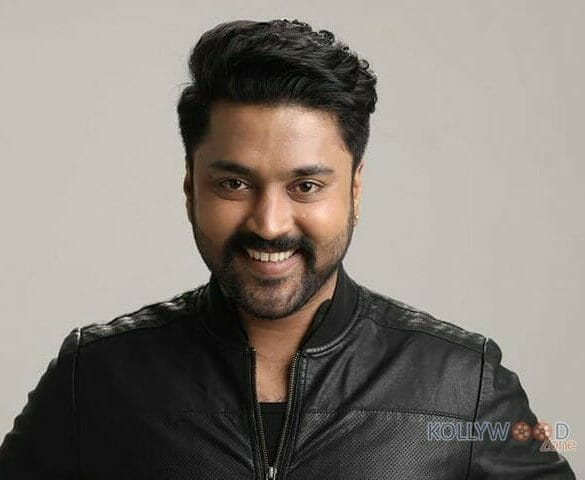 Famous Kollywood actor changes name!