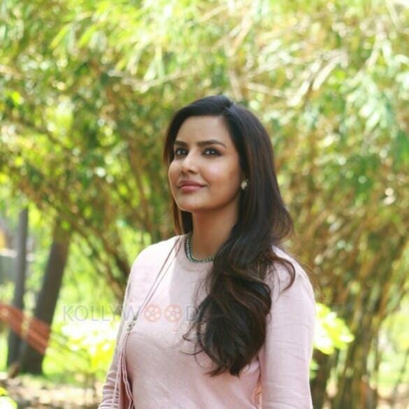 Priya Anand replaces Raiza Wilson!