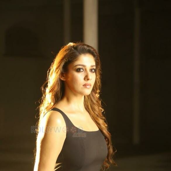 Actor Radha Ravi passes bawdy comments on lady superstar Nayantara