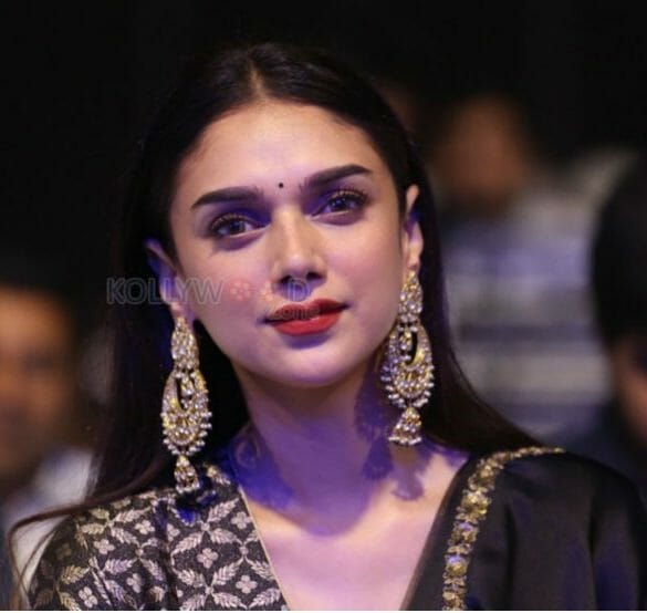 Mysskin likes to show uncomfortable things says Aditi