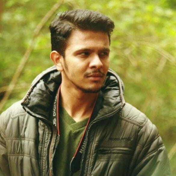 Karthick Naren debuts as an actor in Kannadi