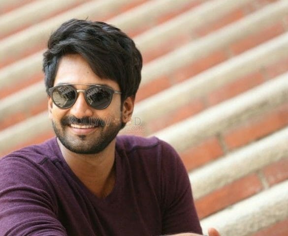 Actor Aadhi turns athlete for his next flick