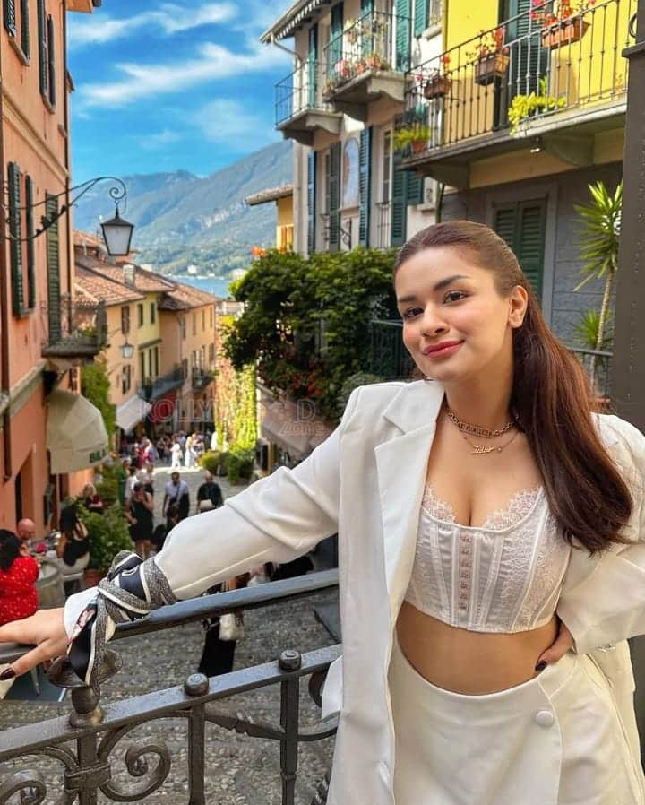 Sexy Avneet Kaur in a White Lace Crop Top in Italy Photos 01