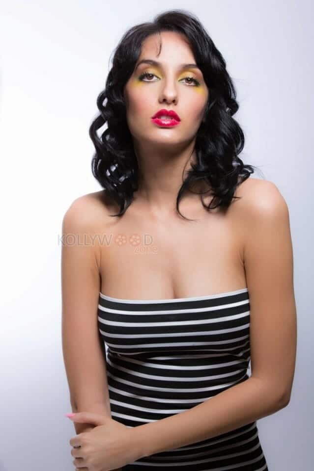 100 Sexy Actress Nora Fatehi Photos 04
