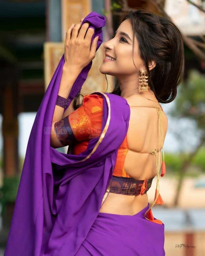 120 Hours Heroine Sakshi Agarwal Photos 13