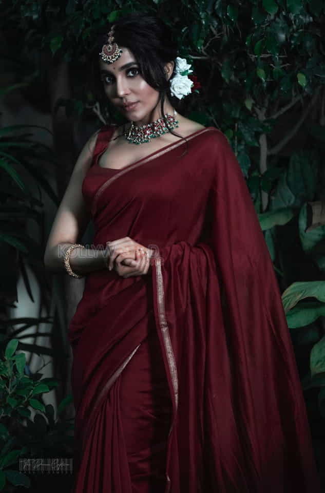 83 Movie Actress Parvati Nair Pictures 01
