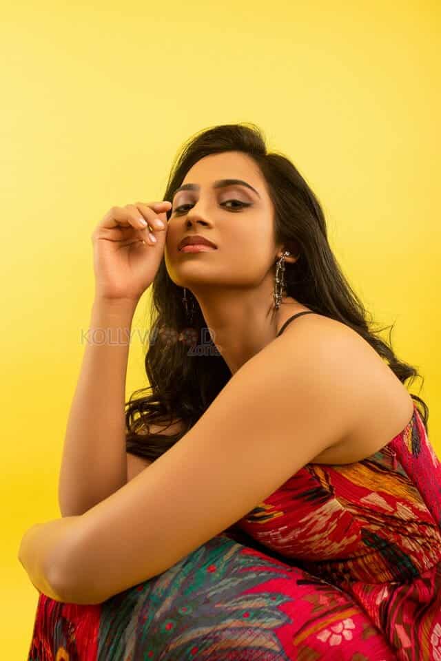Accidental Farmer and Co Web Series Actress Ramya Pandian Photoshoot Pictures 02