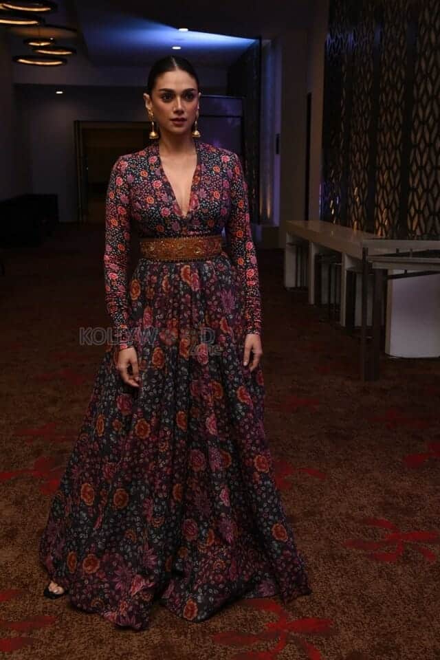 Actress Aditi Rao Hydari at Hey Sinamika Movie Pre Release Event Photos 04