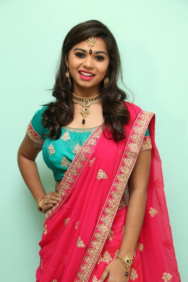 Actress Aishwarya Lakshmi At Lanzo Unisex Salon Launch And Fashion Show Photos