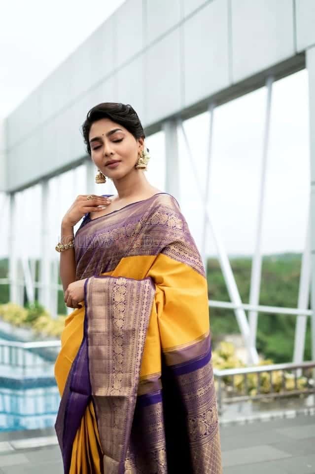Actress Aishwarya Lekshmi in a Traditional Silk Saree Photos 01