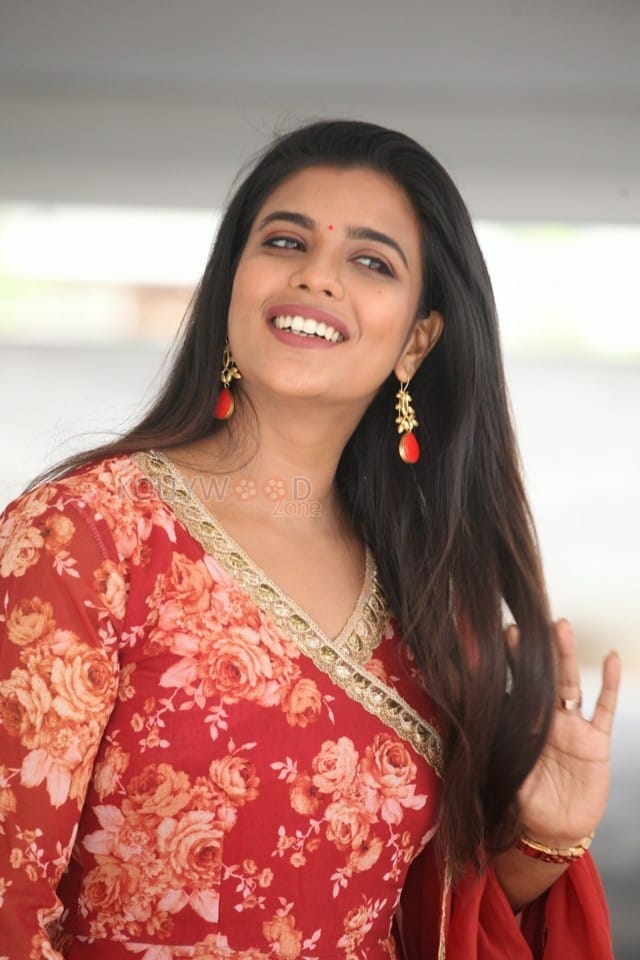 Actress Aishwarya Rajesh Interview Photos 26