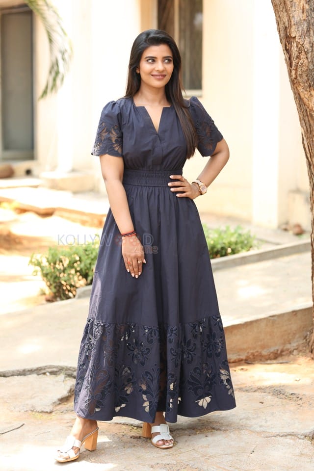 Actress Aishwarya Rajesh at Dear Movie Press Meet Pictures 11