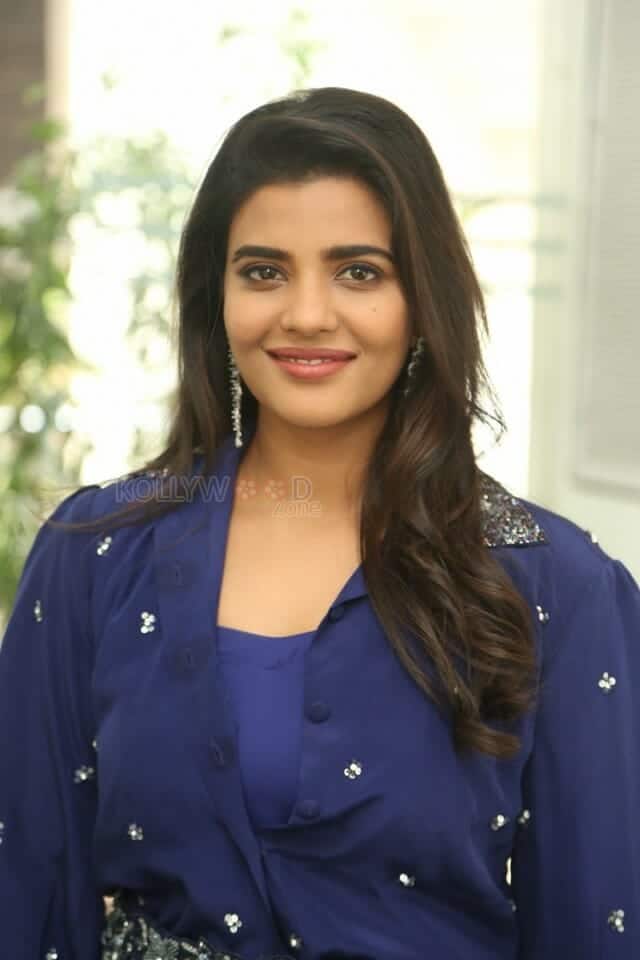 Actress Aishwarya Rajesh at Farhana Movie Press Meet Photos 04