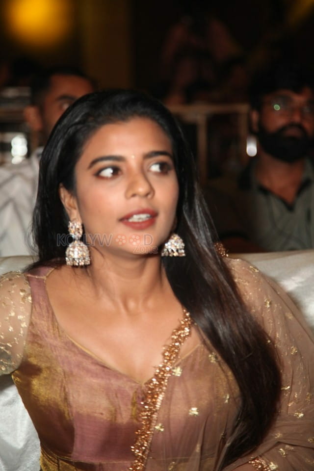 Actress Aishwarya Rajesh at Republic Movie Pre Release event Pictures 10