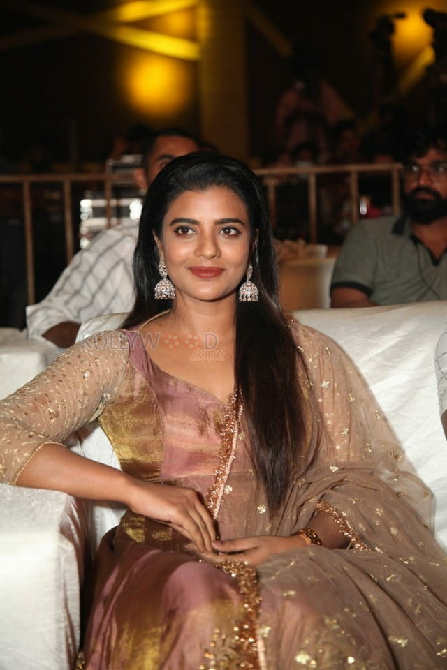 Actress Aishwarya Rajesh at Republic Movie Pre Release event Pictures 11