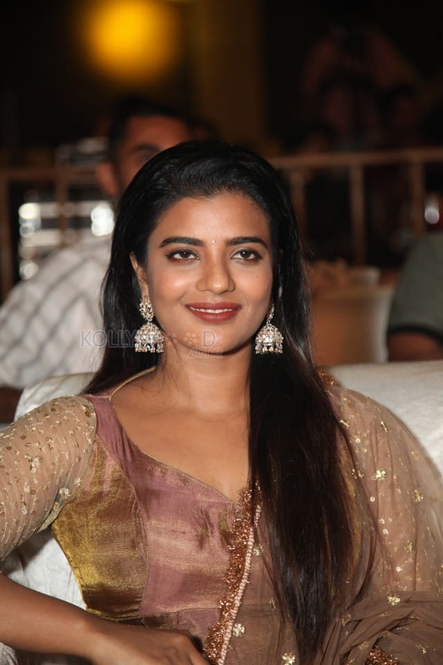 Actress Aishwarya Rajesh at Republic Movie Pre Release event Pictures 12