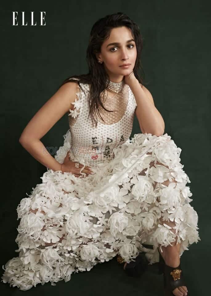 Actress Alia Bhatt ELLE Magazine Photoshoot Pictures 02