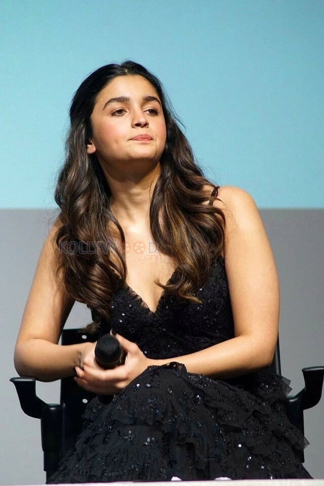 Actress Alia Bhatt Sexy In Black Dress Pictures