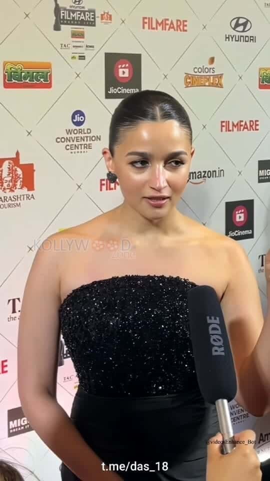 Actress Alia Bhatt in a Black Latex Dress Pictures 04