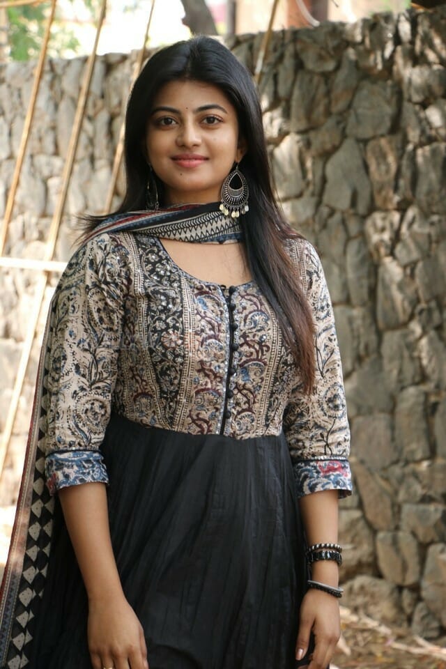 Actress Anandhi At Mannar Vagaiyara Movie Audio Launch Stills