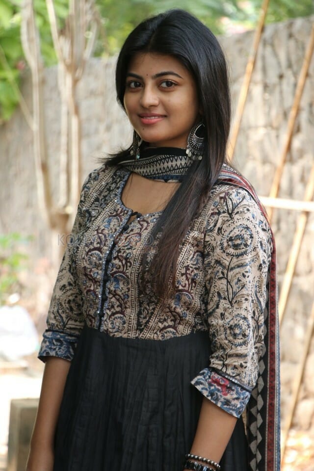 Actress Anandhi At Mannar Vagaiyara Movie Audio Launch Stills