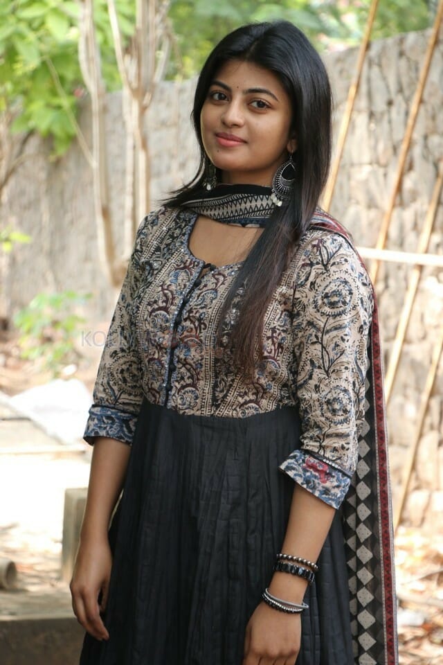 Actress Anandhi At Mannar Vagaiyara Movie Audio Launch Stills