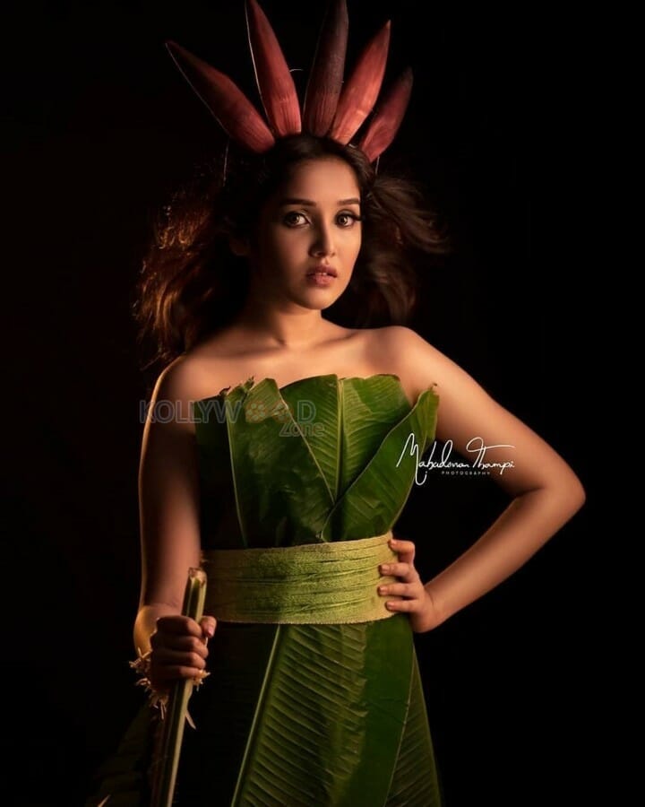 Actress Anikha Latest Photoshoot Pictures