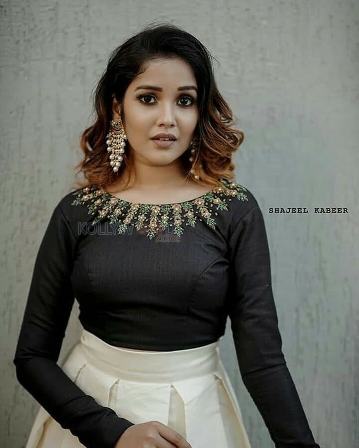 Actress Anikha Surendran Latest Photoshoot Pictures