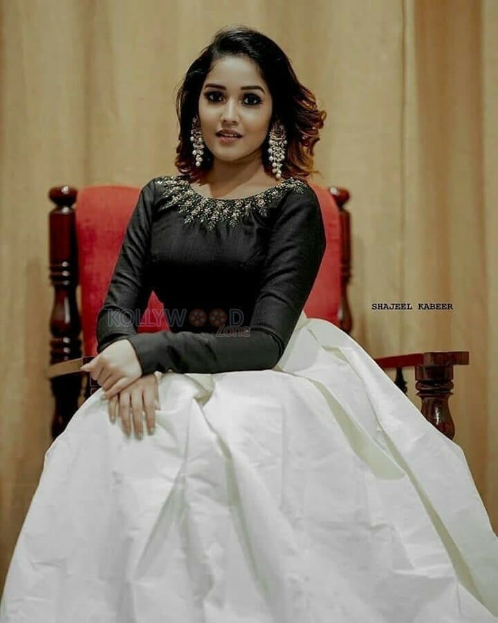 Actress Anikha Surendran Latest Photoshoot Pictures