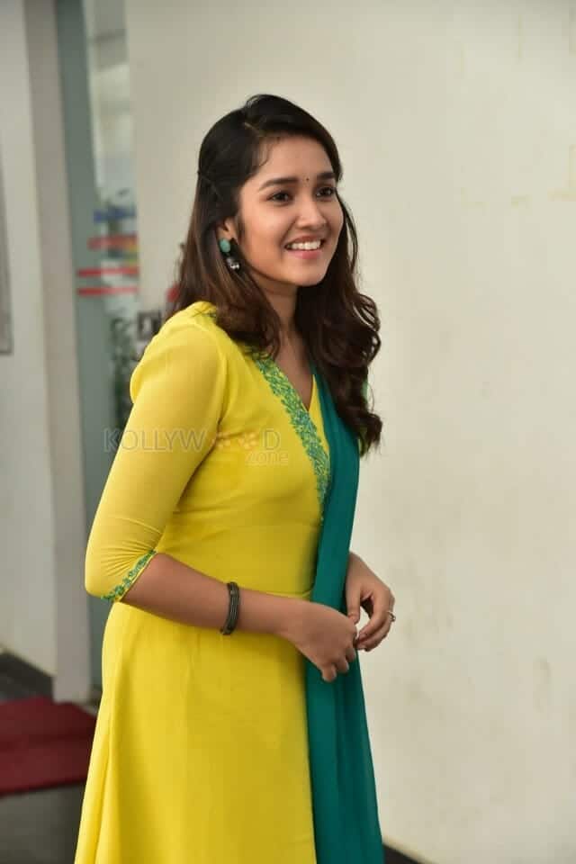 Actress Anikha Surendran at Buttabomma Movie Interview Pictures 05