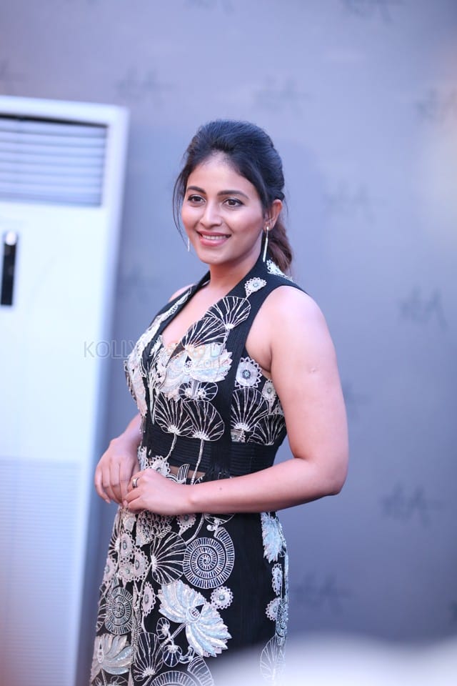 Actress Anjali at Geethanjali Malli Vachindhi Trailer Launch Photos 09