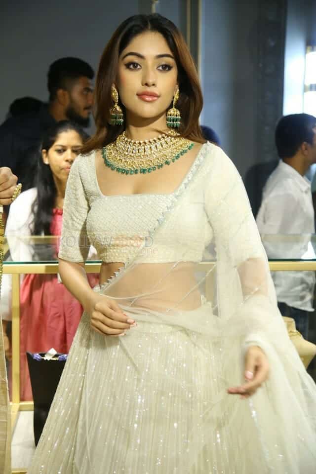 Actress Anu Emmanuel at SR Jewellery Exclusive Studio Launch Photos 08