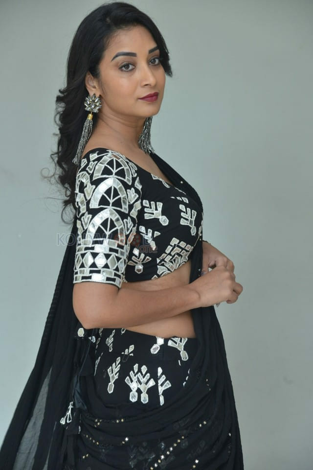 Actress Bhanu Sri at Nallamala Movie Teaser Launch Photos 02