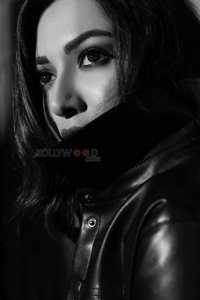 Actress Catherine Tresa Black and White Photoshoot Photos 02